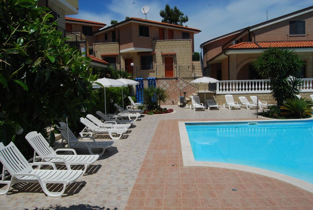 Residence Il Borgo Tortoreto Exteriör bild